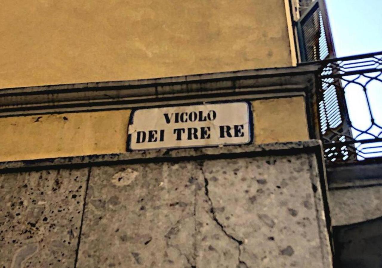 Casa Del Vicolo, Nel Cuore Della Pavia Storica Buitenkant foto