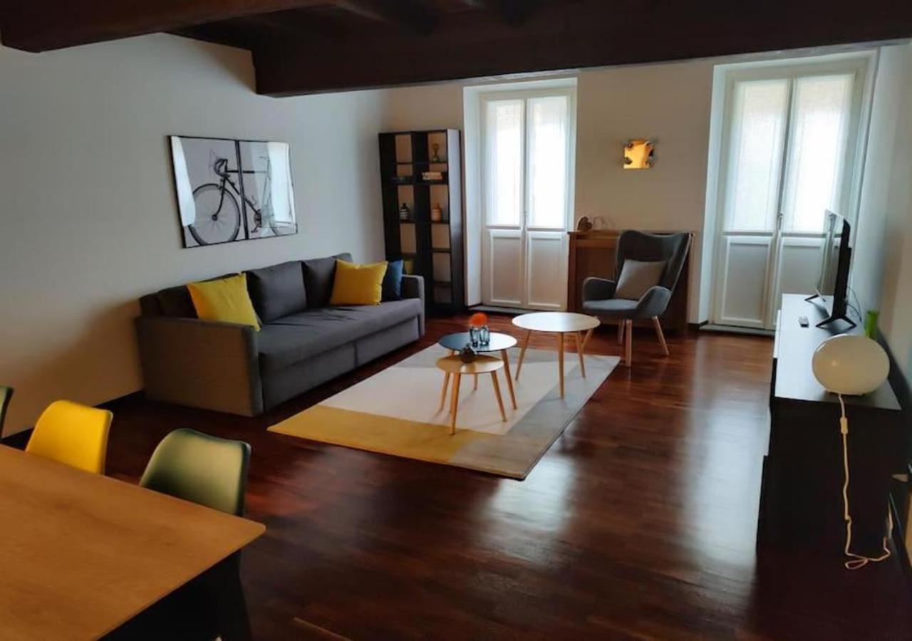 Casa Del Vicolo, Nel Cuore Della Pavia Storica Buitenkant foto